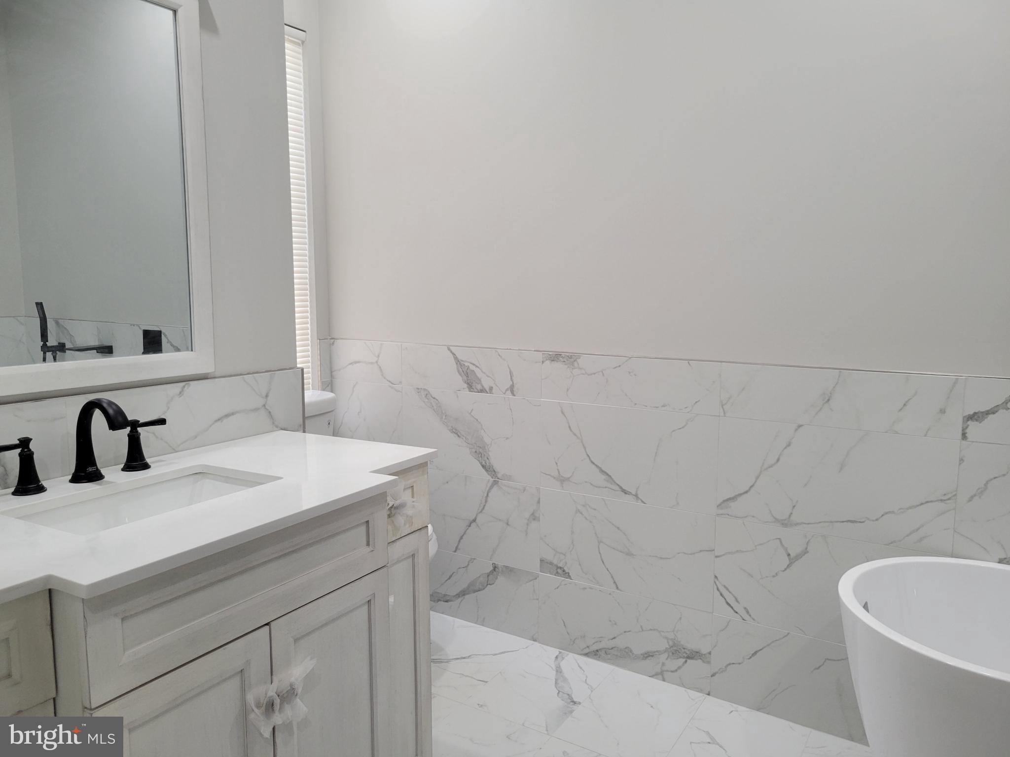 2129 Cross Street Philadelphia, PA 19146 - Photo 19 of 25