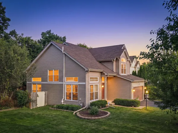$725,000 | 585 Marseilles Circle, Buffalo Grove, IL 60089