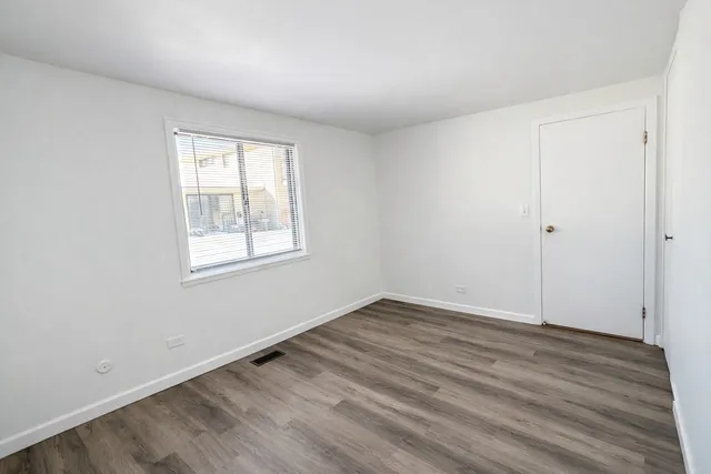 $2,000 | 1313 Wakeby Lane, Unit 1313, Schaumburg, IL 60193