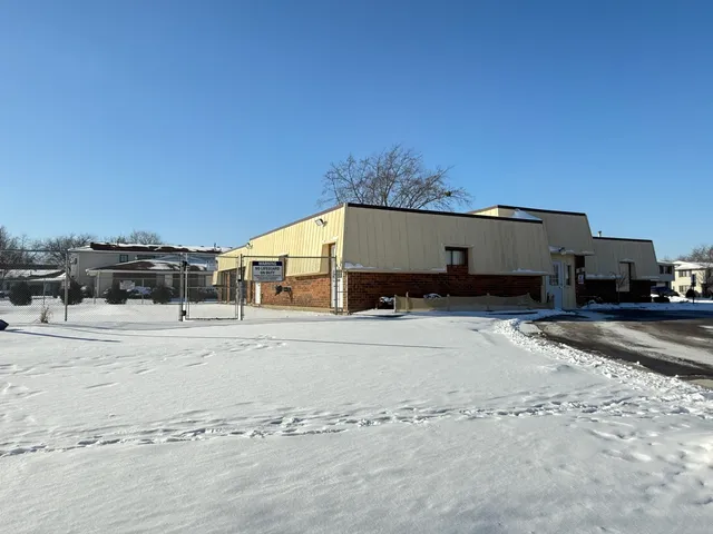 $2,000 | 1313 Wakeby Lane, Unit 1313, Schaumburg, IL 60193