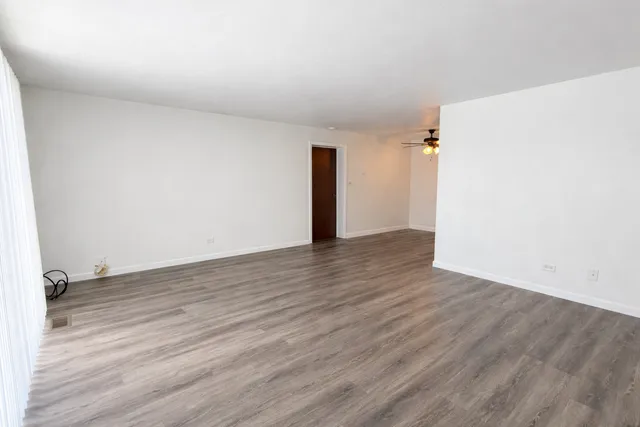 $2,000 | 1313 Wakeby Lane, Unit 1313, Schaumburg, IL 60193