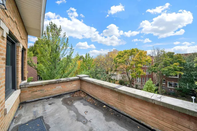 $3,000 | 1121 West Columbia Avenue, Unit 2F, Chicago, IL 60626