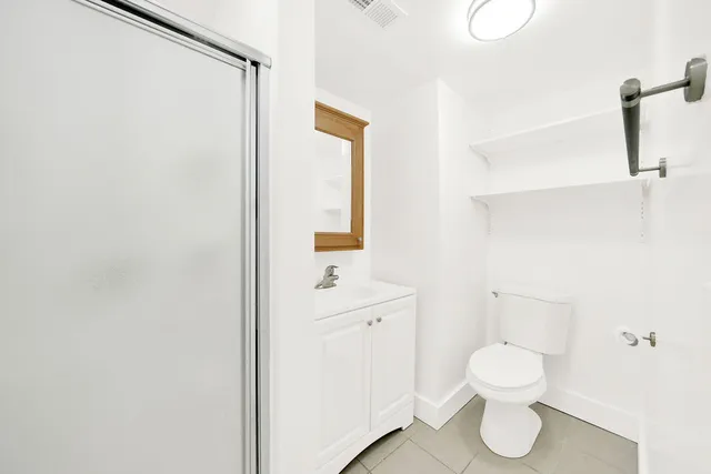 $3,000 | 1121 West Columbia Avenue, Unit 2F, Chicago, IL 60626