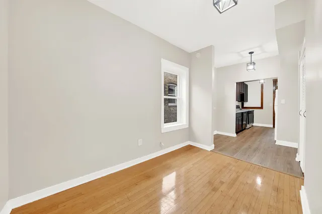 $3,000 | 1121 West Columbia Avenue, Unit 2F, Chicago, IL 60626