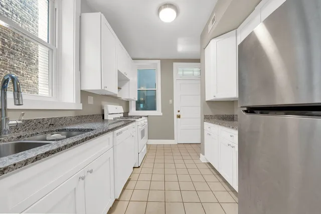 $3,000 | 1121 West Columbia Avenue, Unit 2F, Chicago, IL 60626