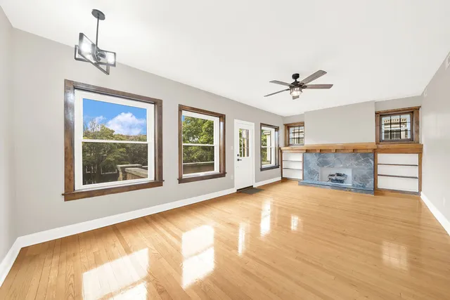 $3,000 | 1121 West Columbia Avenue, Unit 2F, Chicago, IL 60626