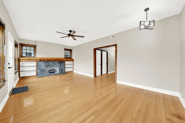 $3,000 | 1121 West Columbia Avenue, Unit 2F, Chicago, IL 60626