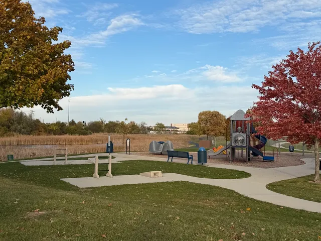 $2,190 | 311 Sheffield Court, Unit 1, Roselle, IL 60172