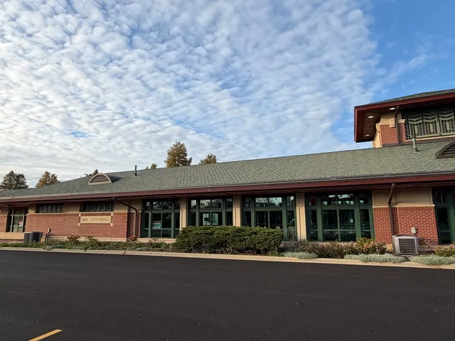 $2,190 | 311 Sheffield Court, Unit 1, Roselle, IL 60172