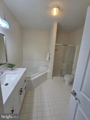 $599,000 | 11623 Cavalier Landing Court, Unit 304, Fairfax, VA 22030