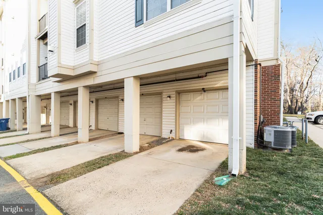 $599,000 | 11623 Cavalier Landing Court, Unit 304, Fairfax, VA 22030