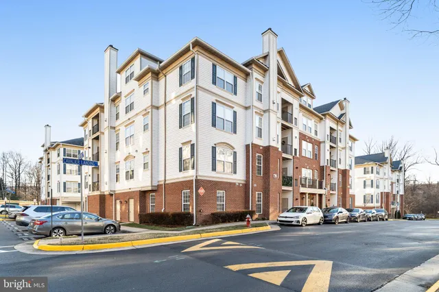 $599,000 | 11623 Cavalier Landing Court, Unit 304, Fairfax, VA 22030