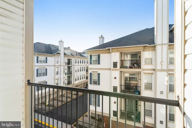 $599,000 | 11623 Cavalier Landing Court, Unit 304, Fairfax, VA 22030