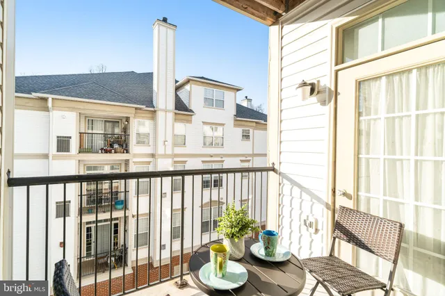 $599,000 | 11623 Cavalier Landing Court, Unit 304, Fairfax, VA 22030