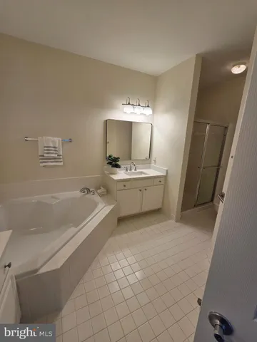 $599,000 | 11623 Cavalier Landing Court, Unit 304, Fairfax, VA 22030