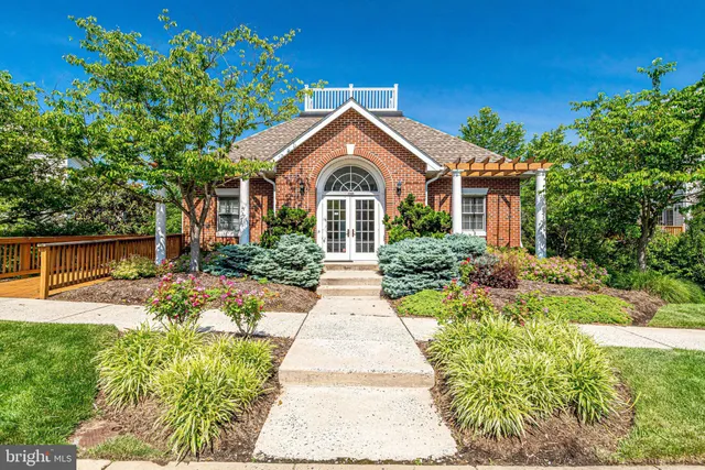 $599,000 | 11623 Cavalier Landing Court, Unit 304, Fairfax, VA 22030