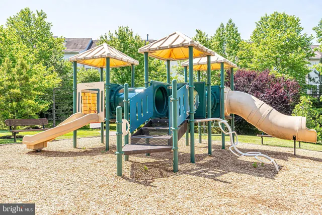 $599,000 | 11623 Cavalier Landing Court, Unit 304, Fairfax, VA 22030