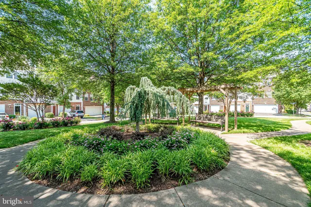 $599,000 | 11623 Cavalier Landing Court, Unit 304, Fairfax, VA 22030