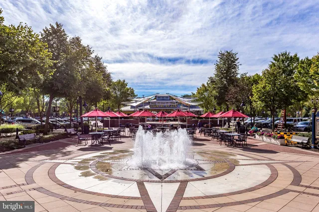 $599,000 | 11623 Cavalier Landing Court, Unit 304, Fairfax, VA 22030