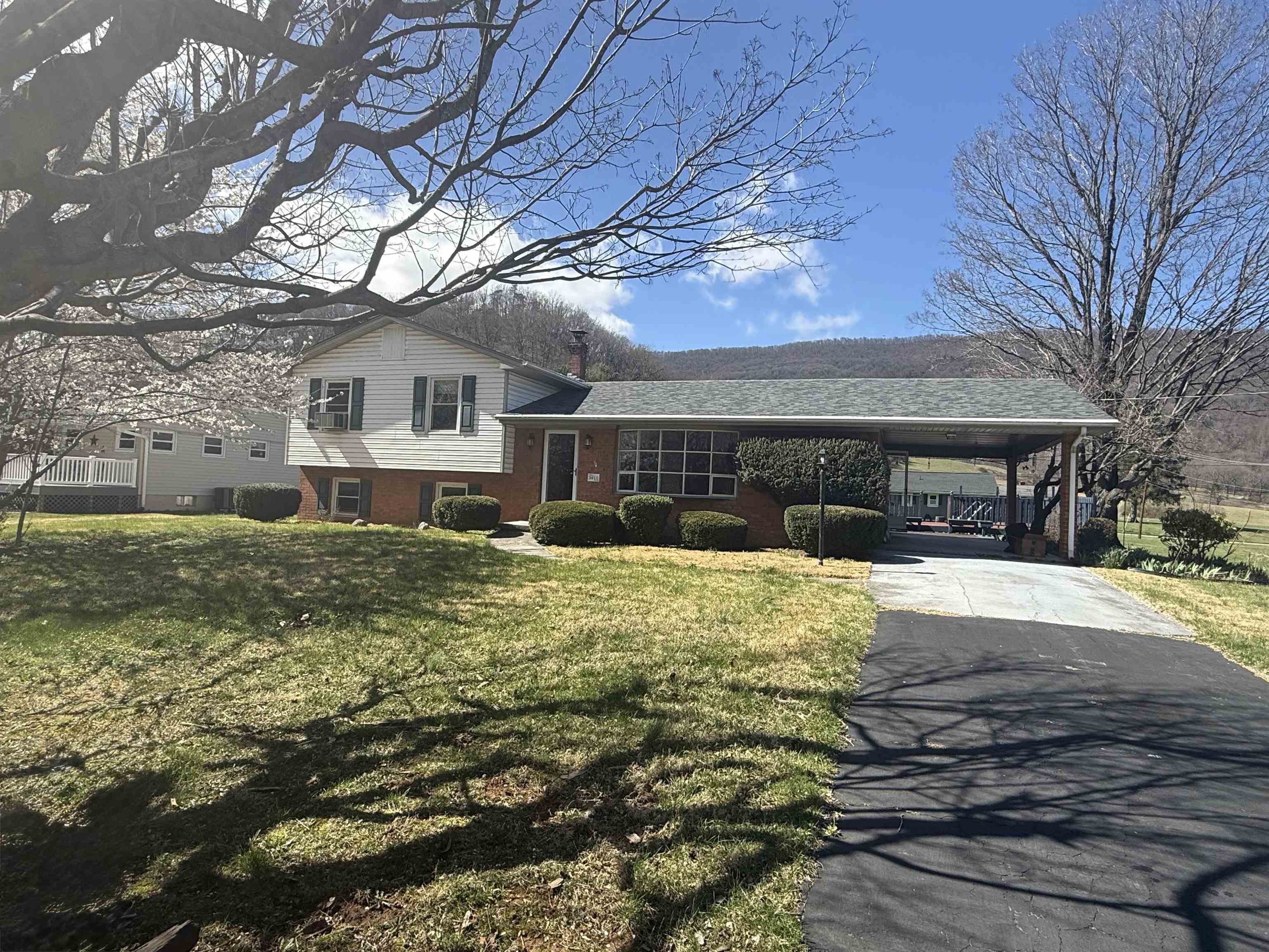 a front view of house with yard