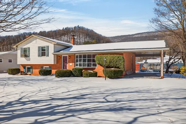 $189,000 | 3010 Valley Ridge Road, Covington, VA 24426