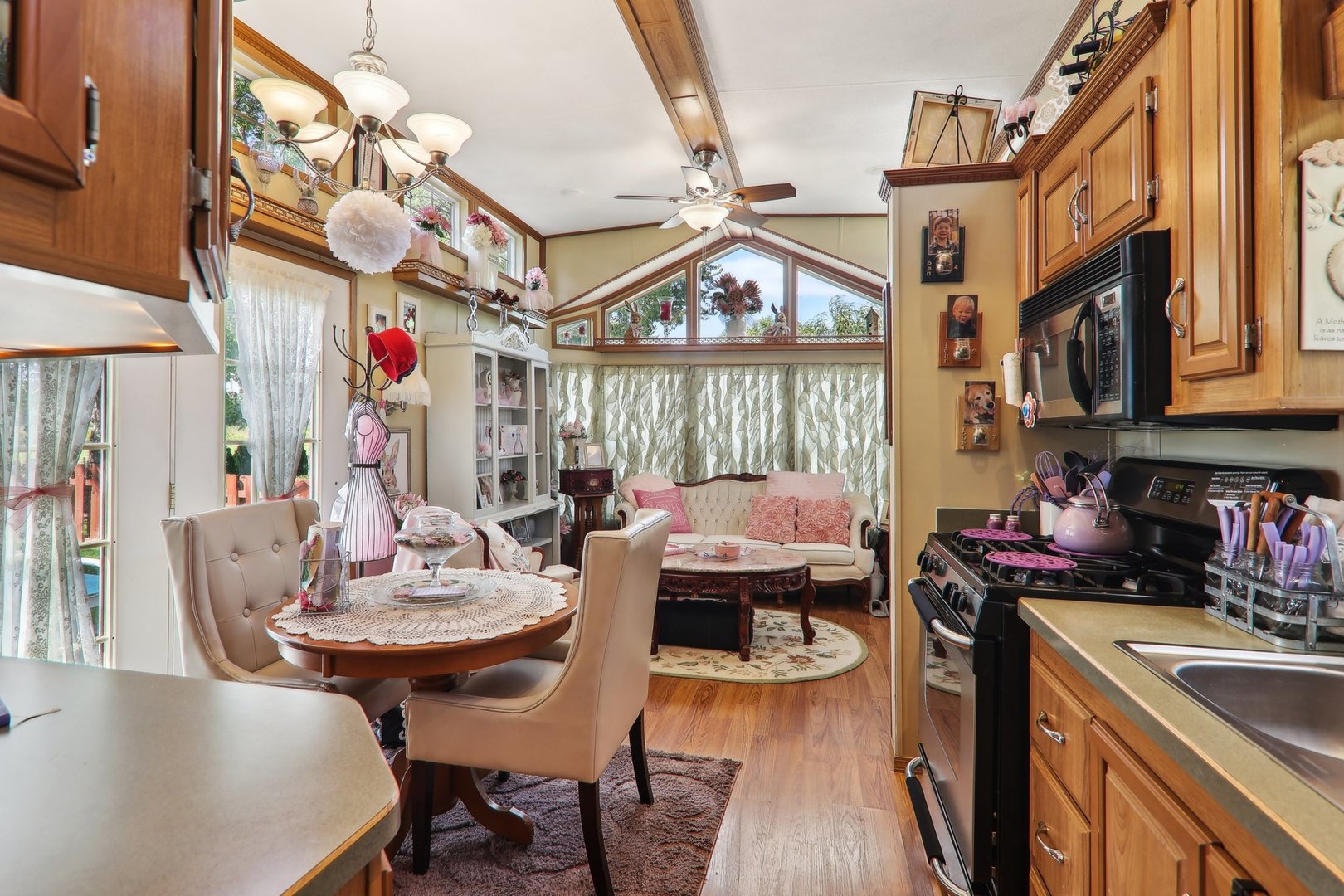 44 Beacon Bay Road Lakemoor, IL 60051 - Photo 10 of 39 Gallery Image 10