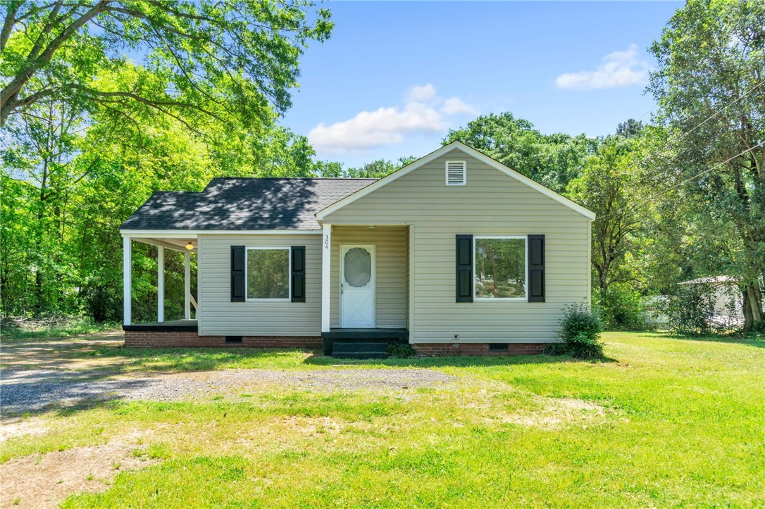 304 Abercrombie Road Anderson, SC 29626 - Photo 1 of 25 Cottage