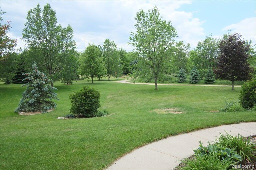 1802 North Hacker Road Howell, MI 48843 - Photo 22 of 25 DSCF1122.JPG