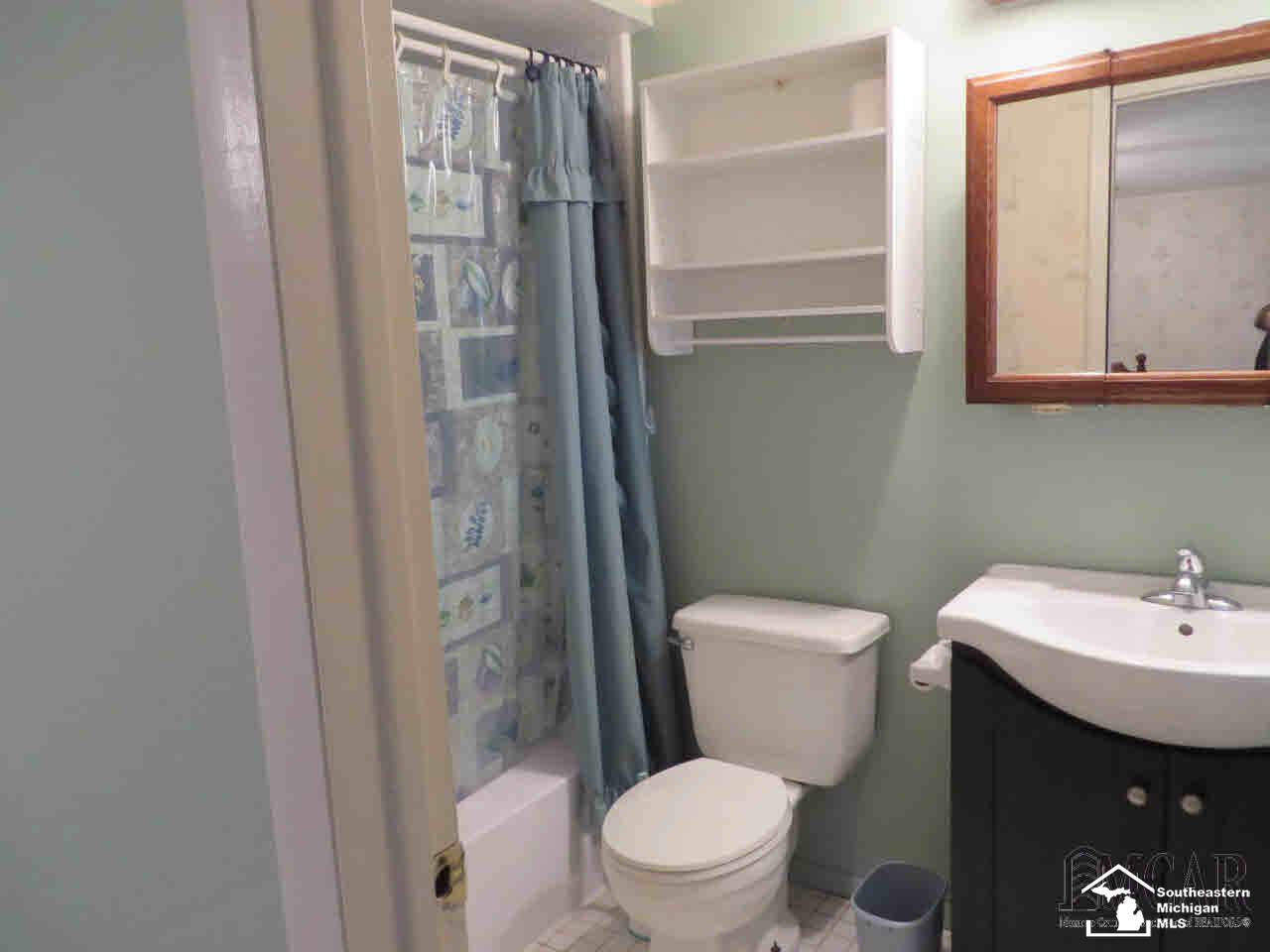 1841 West Hurd Road Monroe, MI 48162 - Photo 10 of 27 Master Bath