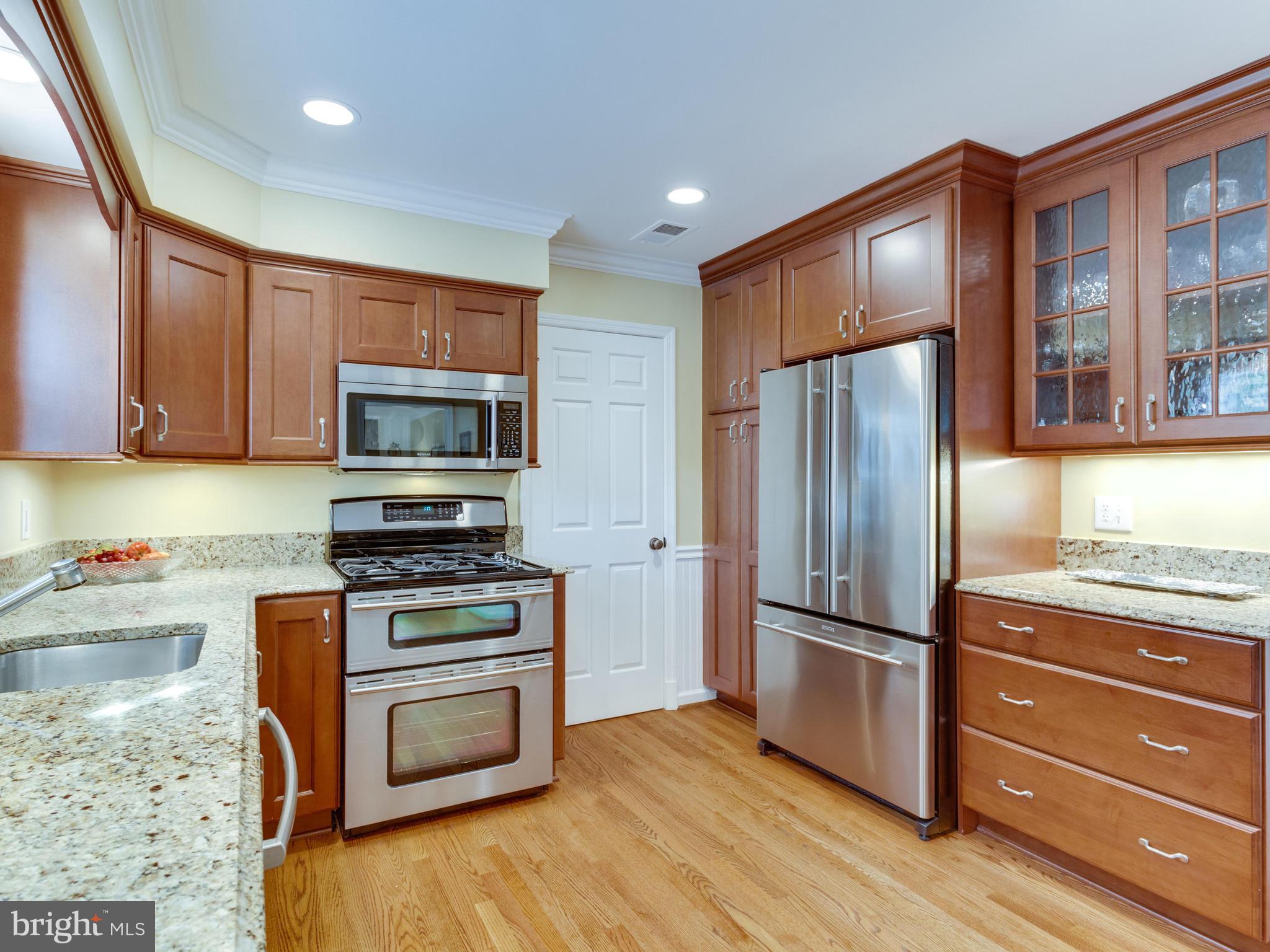 4824 Powell Road Fairfax, VA 22032 - Photo 8 of 30 Kitchen