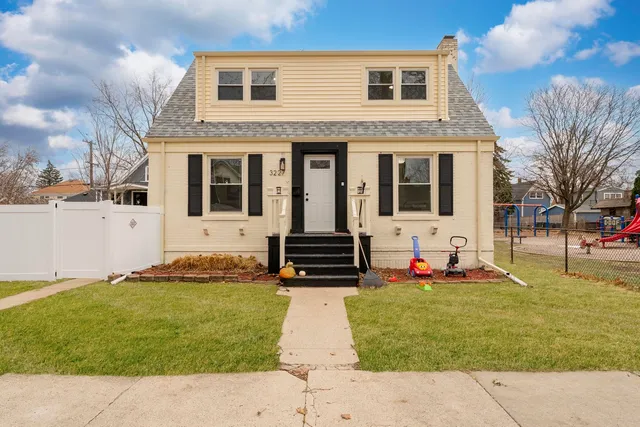$429,000 | 3227 Harrison Avenue, Brookfield, IL 60513