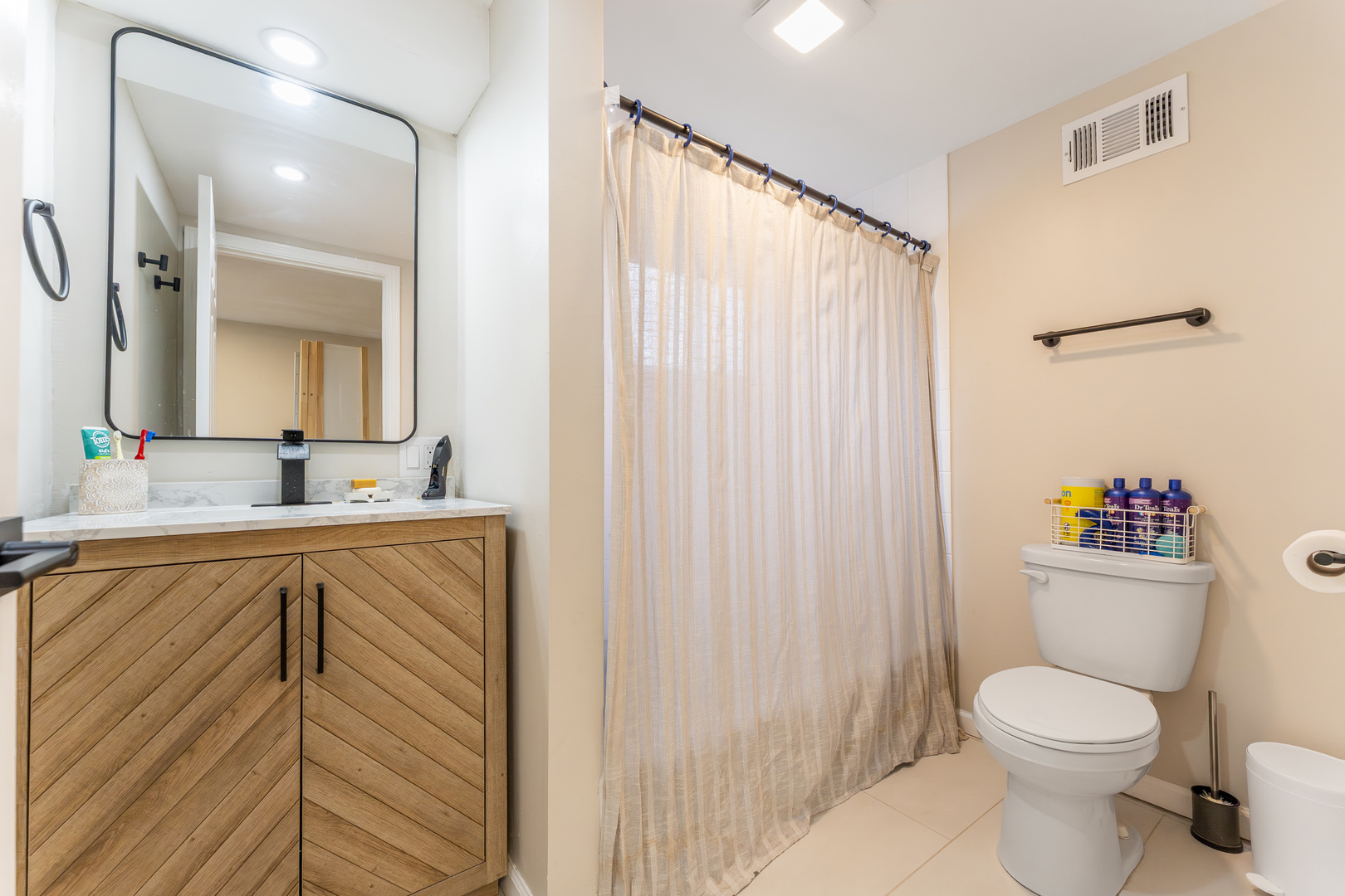 3227 Harrison Avenue Brookfield, IL 60513 - Photo 13 of 21 a bathroom with a granite countertop sink toilet and shower