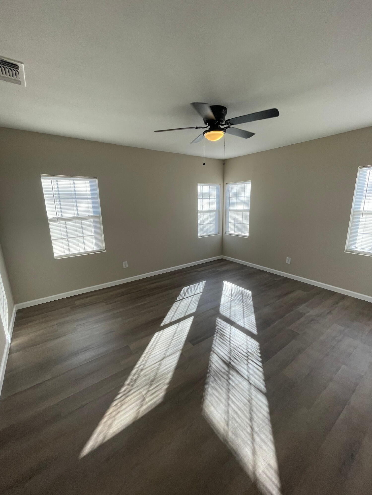 2215 29th Street Lubbock, TX 79411 - Photo 5 of 7 7D0CFEF1-5094-4285-B95B-502B9FC9E6CA