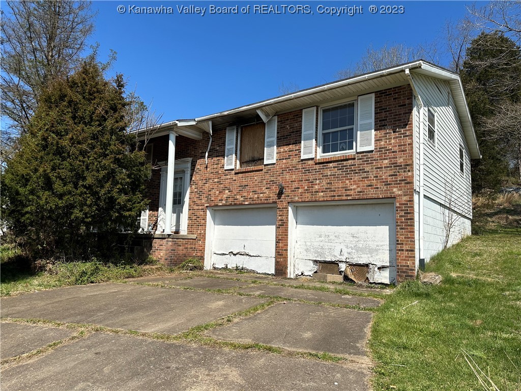 435 Charleston Road Point Pleasant, WV 25550 - Photo 1 of 10 435 Charleston Road