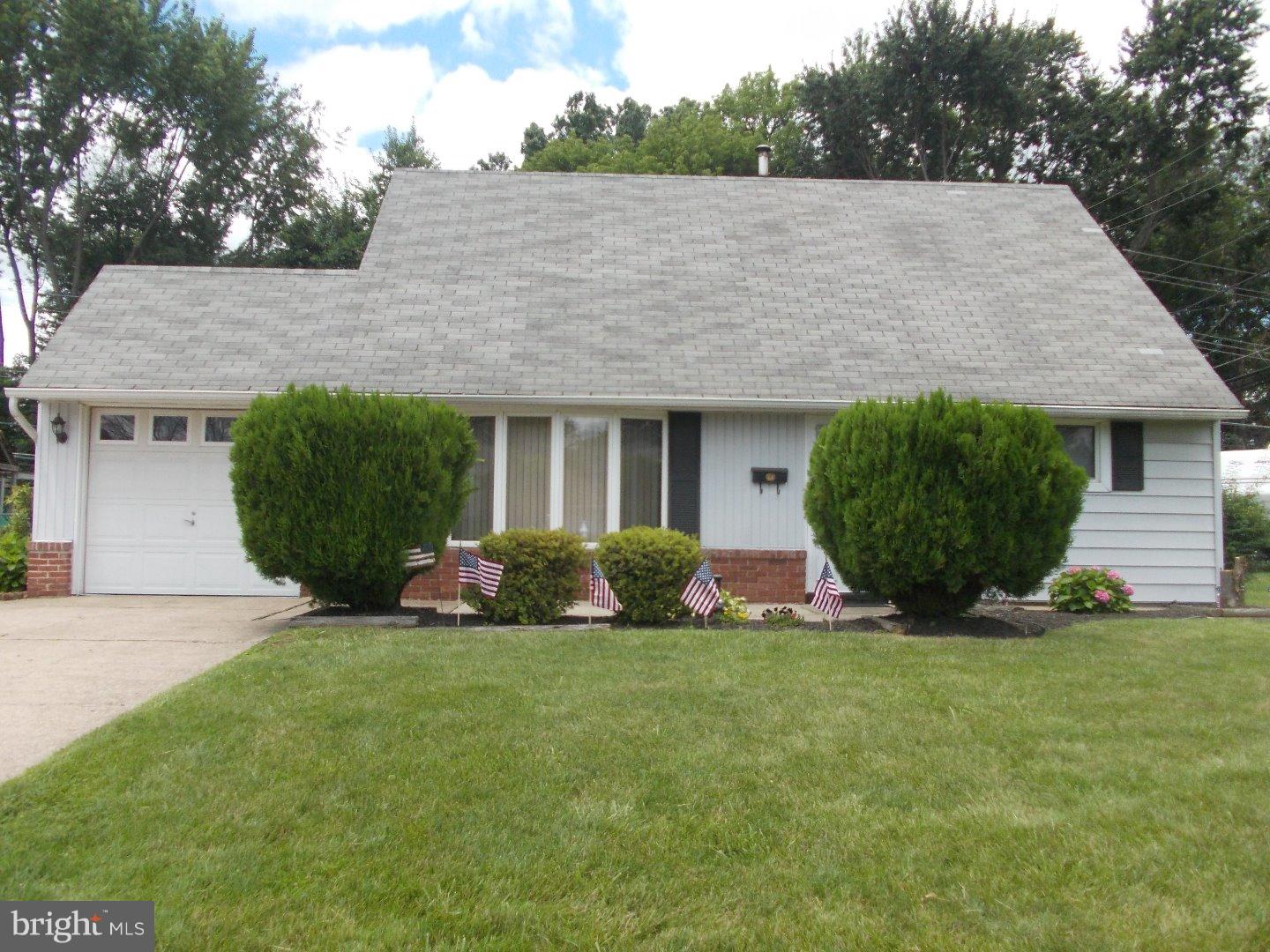 75 Harvest Road Levittown, PA 19056 - Photo 2 of 23 Front Yard