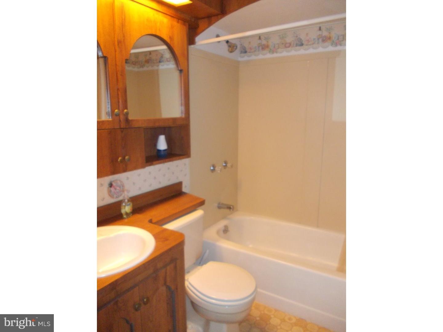 75 Harvest Road Levittown, PA 19056 - Photo 15 of 23 Bathroom