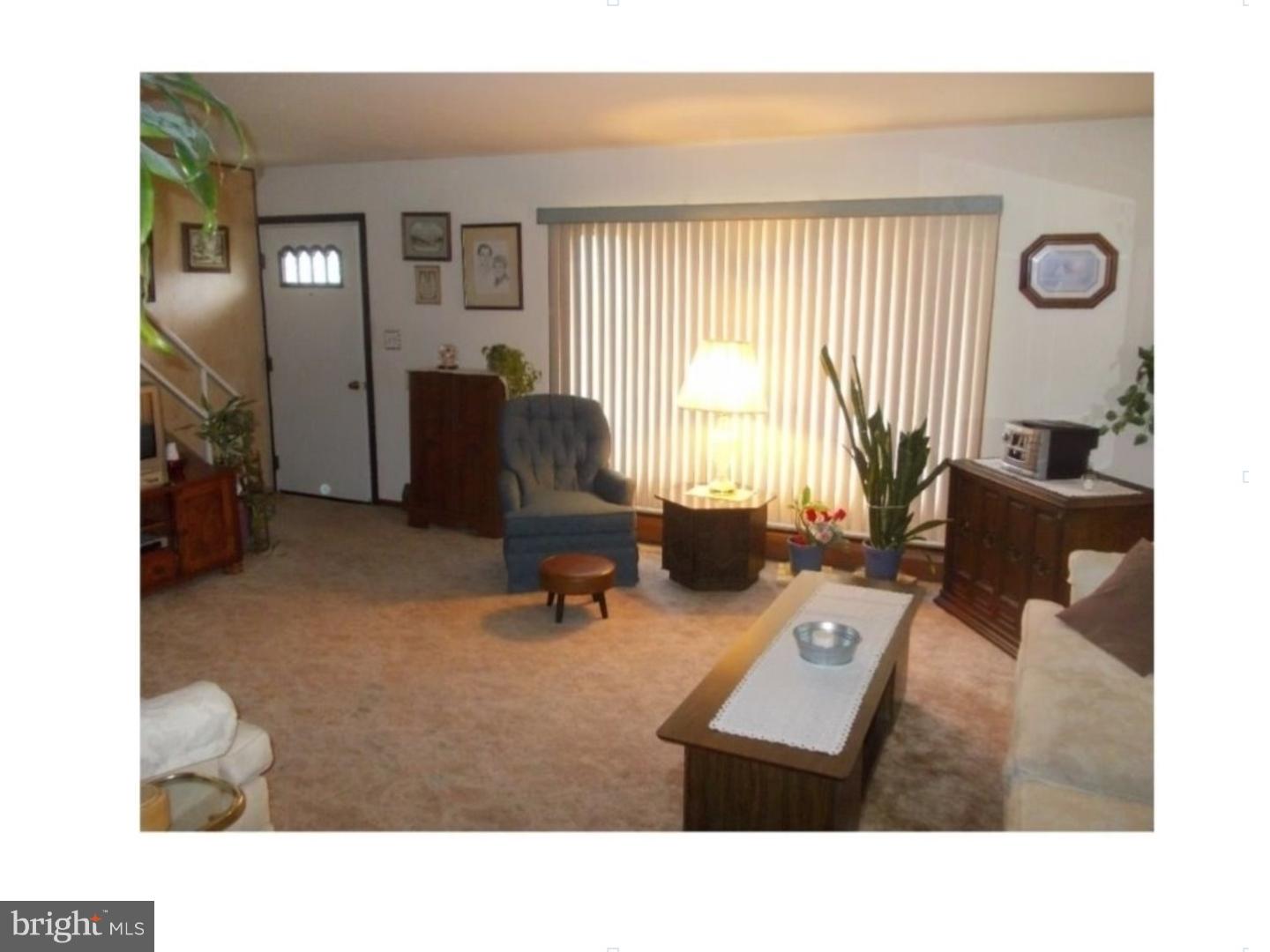75 Harvest Road Levittown, PA 19056 - Photo 10 of 23 Living Room