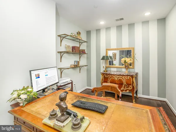 $3,500 | 3989 Norton Place, Unit 407, Fairfax, VA 22030