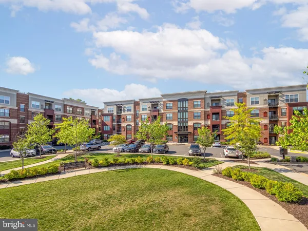 $3,500 | 3989 Norton Place, Unit 407, Fairfax, VA 22030