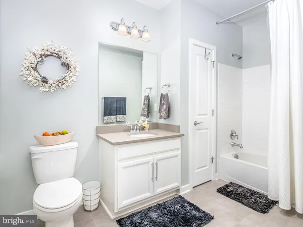 $3,500 | 3989 Norton Place, Unit 407, Fairfax, VA 22030