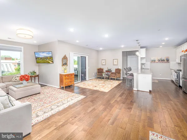 $3,500 | 3989 Norton Place, Unit 407, Fairfax, VA 22030