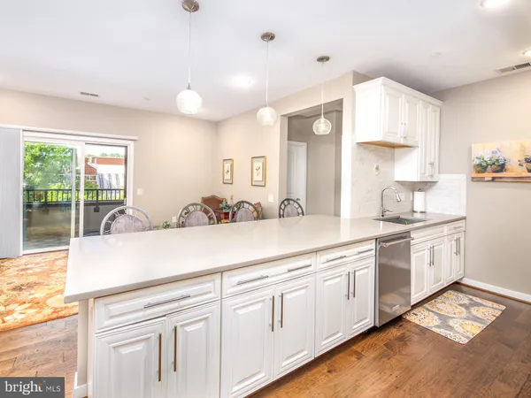 $3,500 | 3989 Norton Place, Unit 407, Fairfax, VA 22030