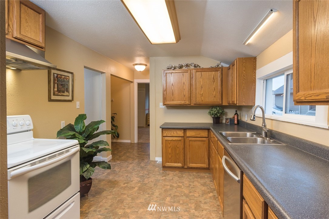 108 Bender Road Lynden, WA 98264 - Photo 11 of 22 Gallery Image 11