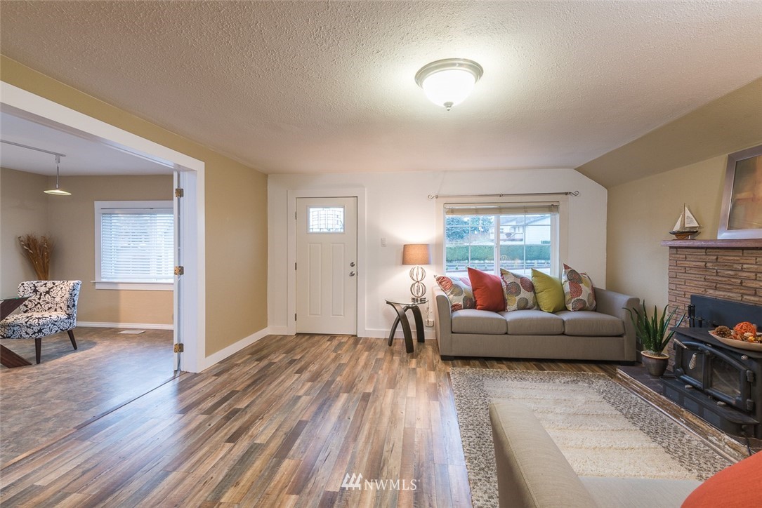 108 Bender Road Lynden, WA 98264 - Photo 4 of 22 Gallery Image 4