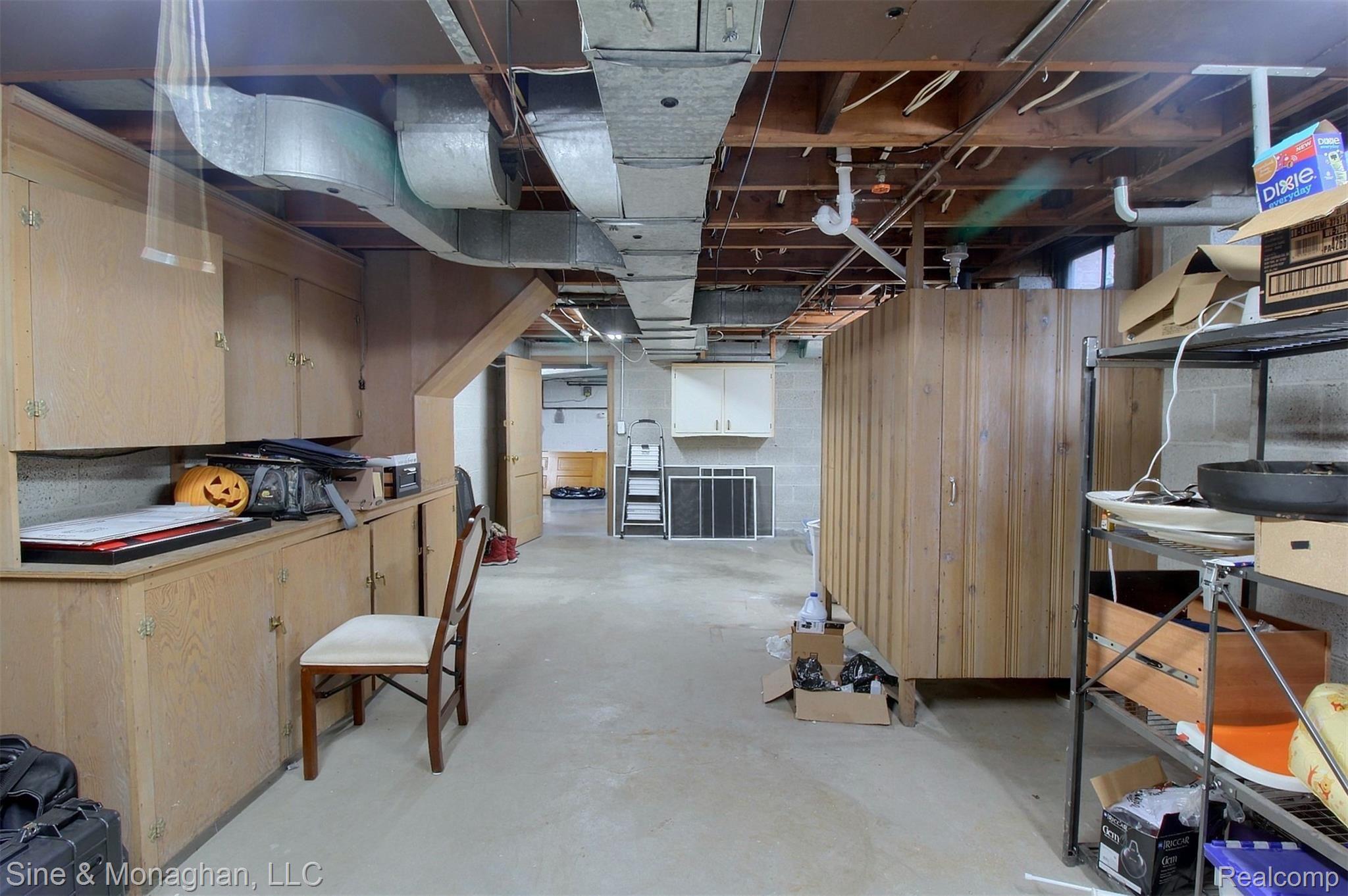 950 Harcourt Road Grosse Pointe, MI 48230 - Photo 23 of 30 23-Lower Level 3rd View.jpg