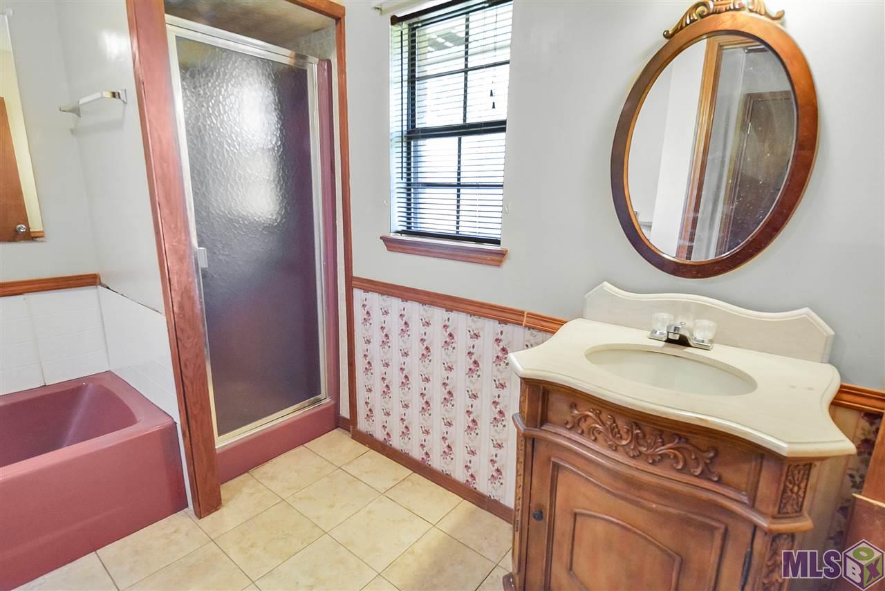2204 Megan Road Jackson, LA 70748 - Photo 10 of 15 Master Bathroom