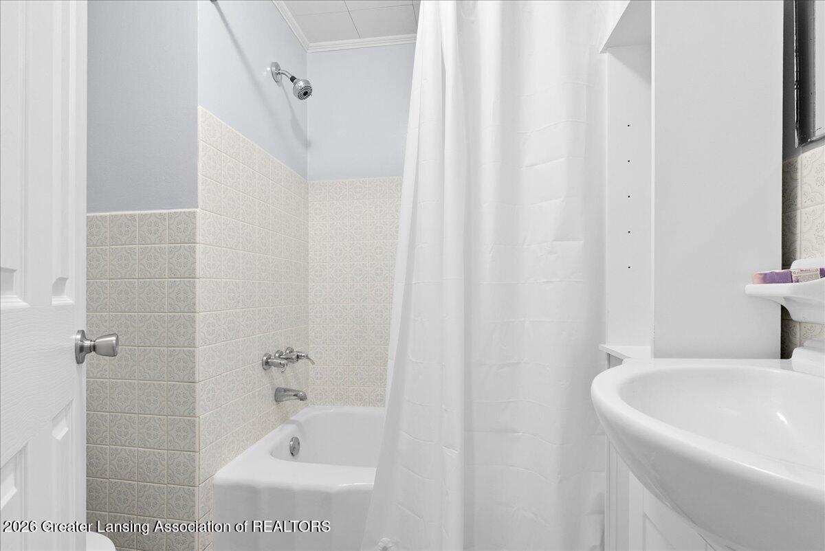 6041 Hilliard Road Lansing, MI 48911 - Photo 17 of 26 14-Media Jett - 05