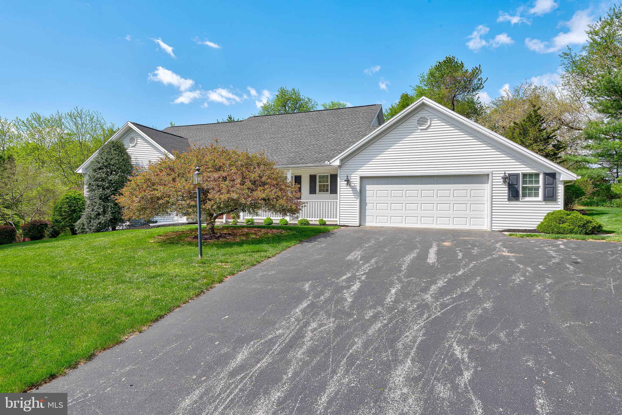 29 Orion Road Boiling Springs, PA 17007 - Photo 3 of 32 Gallery Image 3