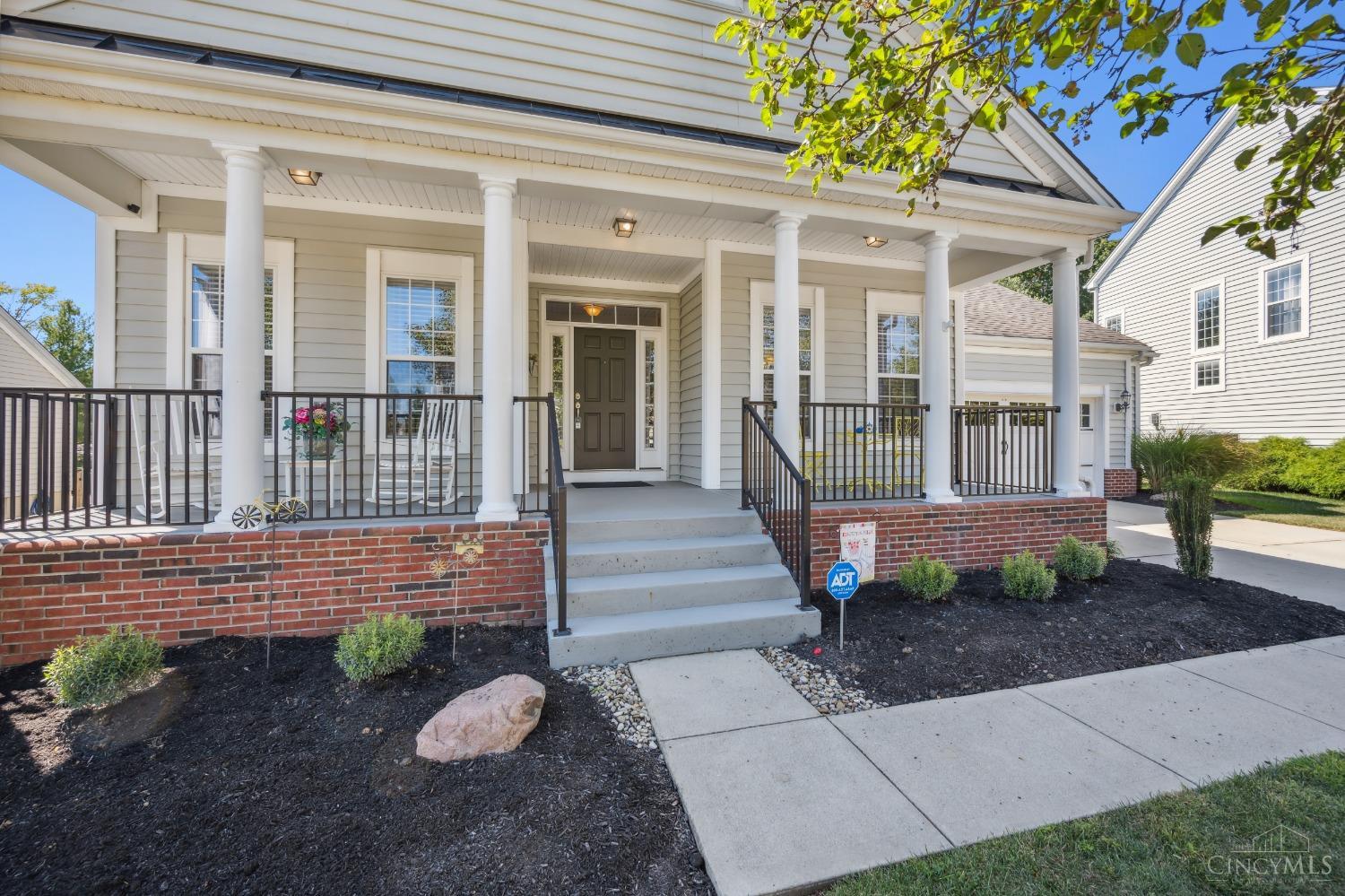 679 Hyacinth Road Cincinnati, OH 45245 - Photo 3 of 40 Gallery Image 3