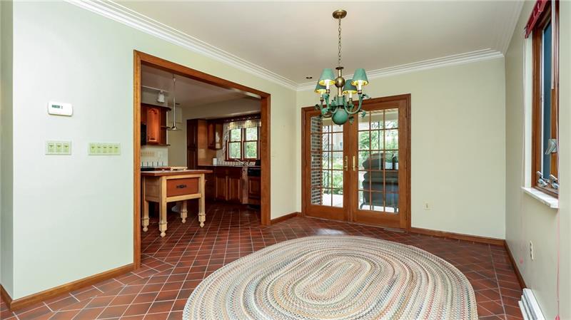 29 Swallow Hill Road Carnegie, PA 15106 - Photo 13 of 25 Dining area just waiting for its next party!